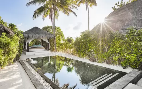 SSIF Deluxe Beach Villa Pool-2